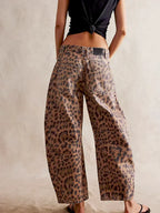 Women's leopard-print barrel jeans