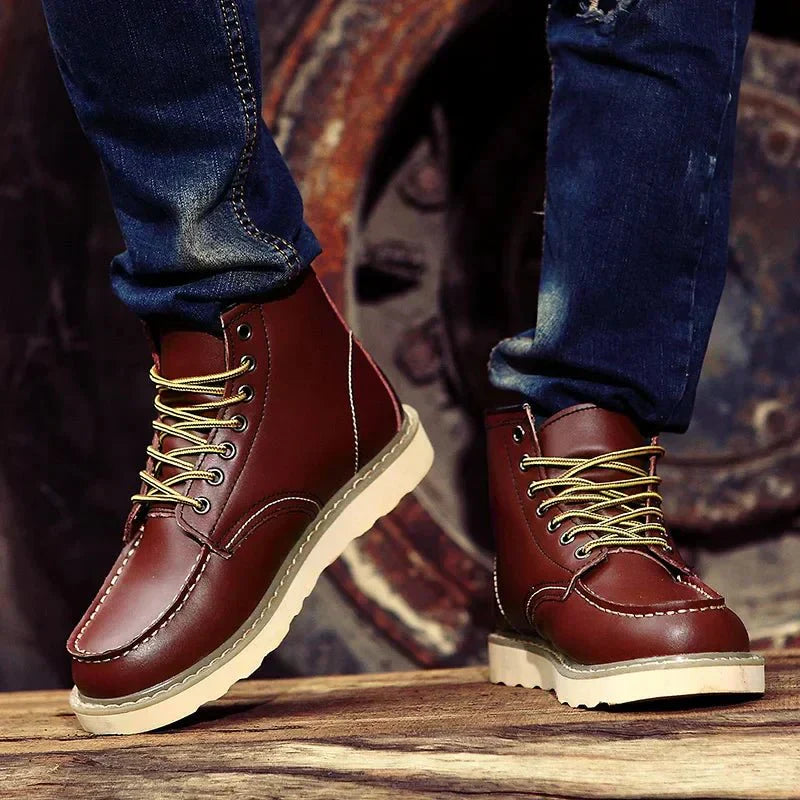 Men’s Lace-Up Moc Toe Boots with Rugged Sole and Casual Street Style