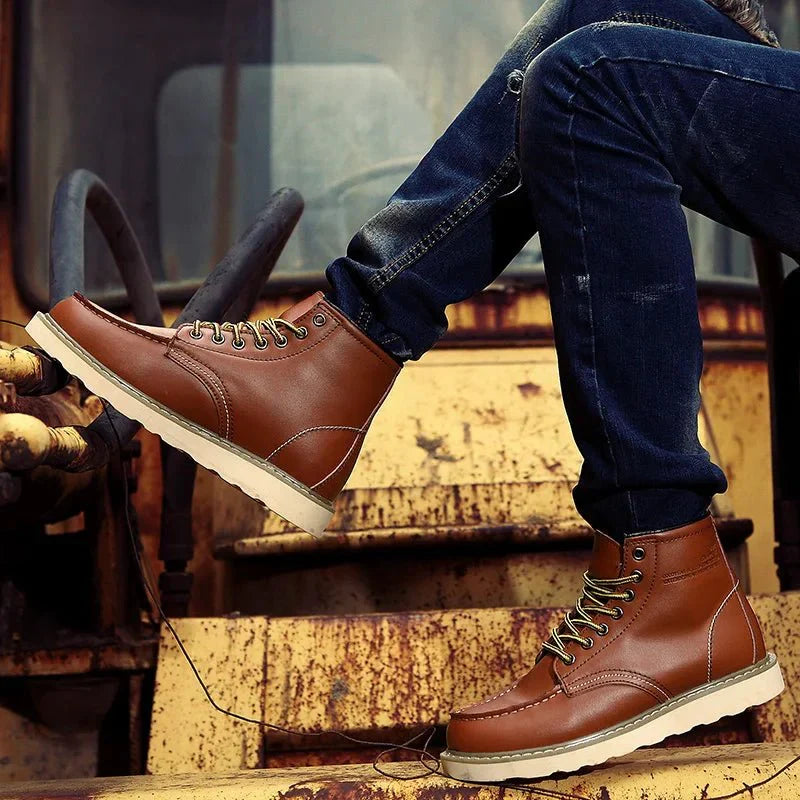 Men’s Lace-Up Moc Toe Boots with Rugged Sole and Casual Street Style